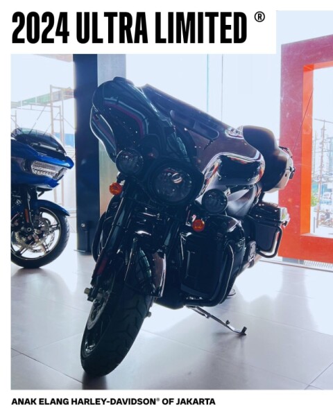 2024 Harley-Davidson<sup>®</sup> Ultra Limited Vivid Black - Black Finish