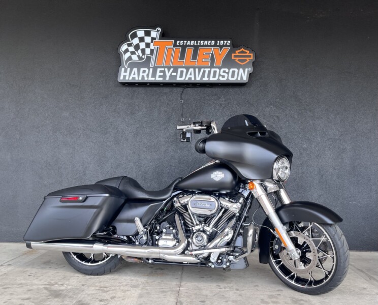 FLHXS 2022 Street Glide<sup>®</sup> Special