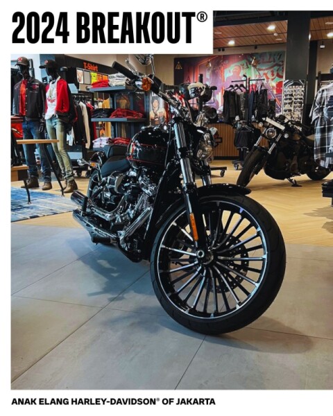 2024 Harley-Davidson<sup>®</sup> Breakout<sup>™</sup> 117 Vivid Black