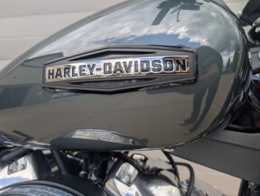 2025 Harley-Davidson<sup>®</sup> Street Bob® Iron Horse Metallic w/Laced Wheels thumb 0
