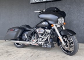 FLHXS 2022 Street Glide<sup>®</sup> Special thumb 3