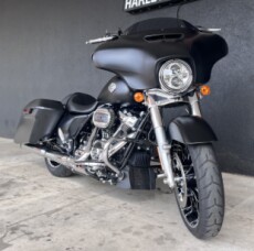 FLHXS 2022 Street Glide<sup>®</sup> Special thumb 2