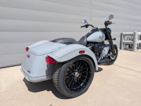 2025 Harley-Davidson<sup>®</sup> Freewheeler® Billiard Gray thumb 2