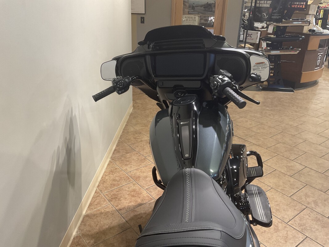 2025 Harley-Davidson Street Glide Iron Horse Metallic FLHX - Photo 6
