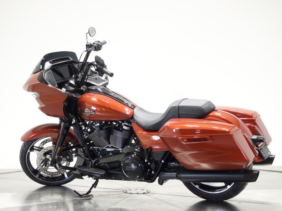 2025 Harley-Davidson FLTRX Road Glide in Whiskey Firestorm - Photo 10