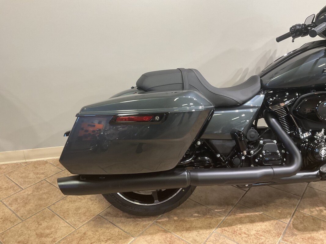 2025 Harley-Davidson Street Glide Iron Horse Metallic FLHX - Photo 5