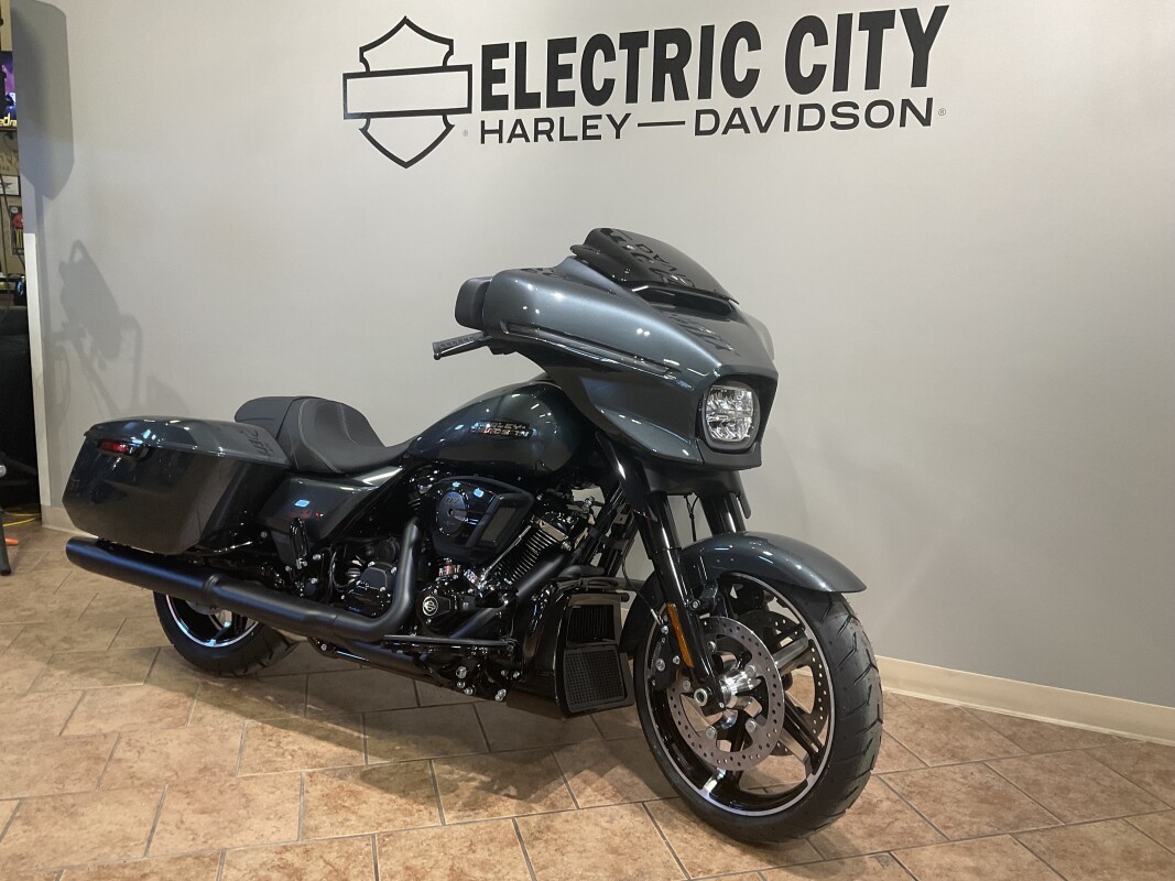 2025 Harley-Davidson Street Glide Iron Horse Metallic FLHX - Photo 3