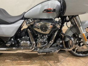 2025 Harley-Davidson<sup>®</sup> Road Glide® Atlas Silver Metallic FLTRX thumb 3