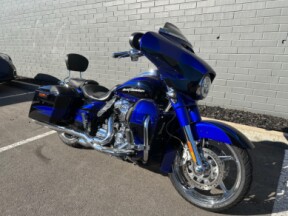 2017 CVO FLHXSE Street Glide 114ci thumb 1