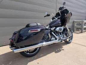 2025 Harley-Davidson<sup>®</sup> Road Glide® Mystic Shift thumb 2