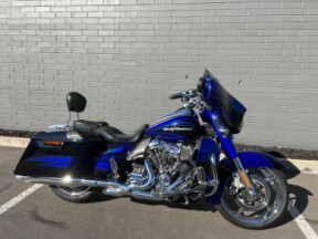 2017 CVO FLHXSE Street Glide 114ci thumb 3