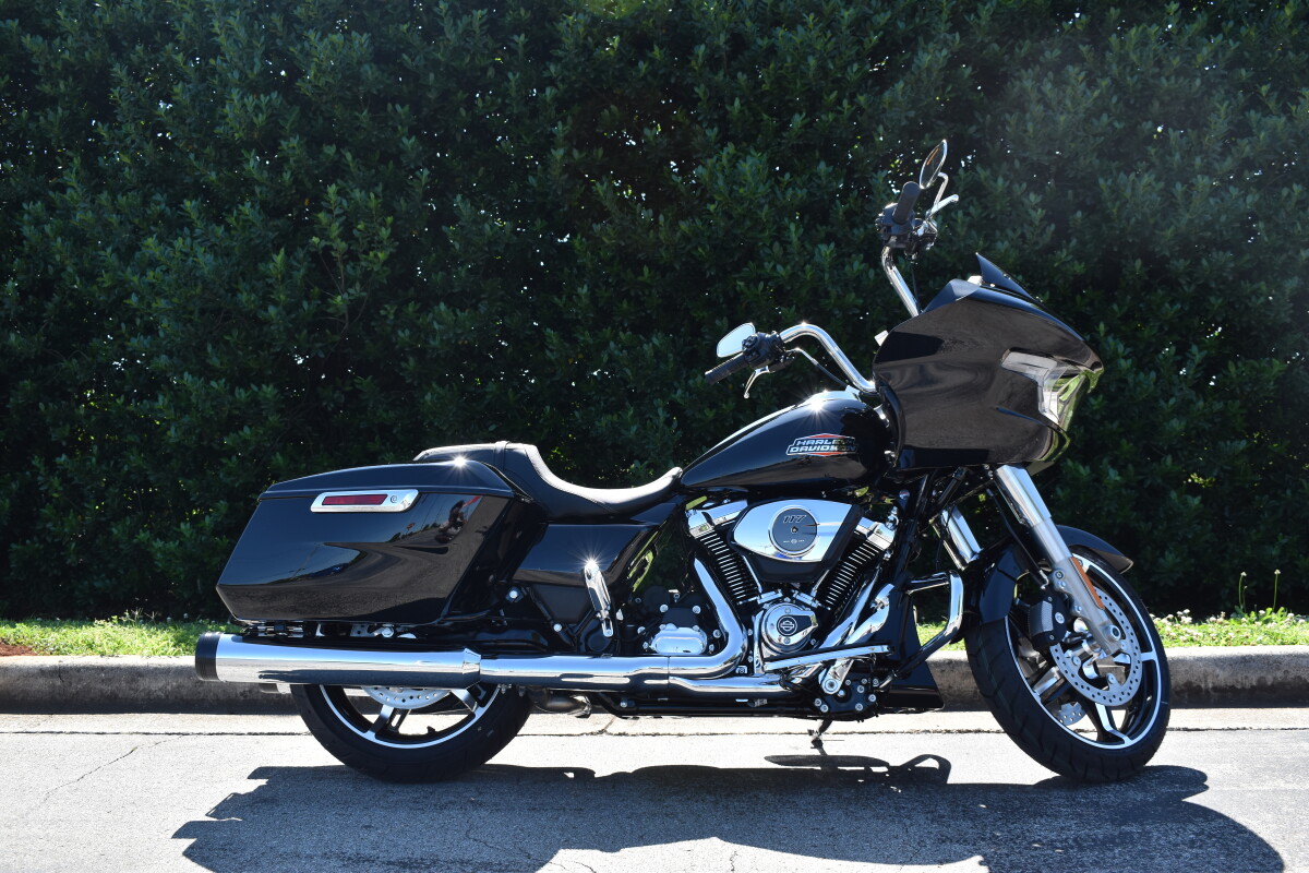 2025 Harley-Davidson Road Glide – Performance Touring Motorcycle - Photo 2