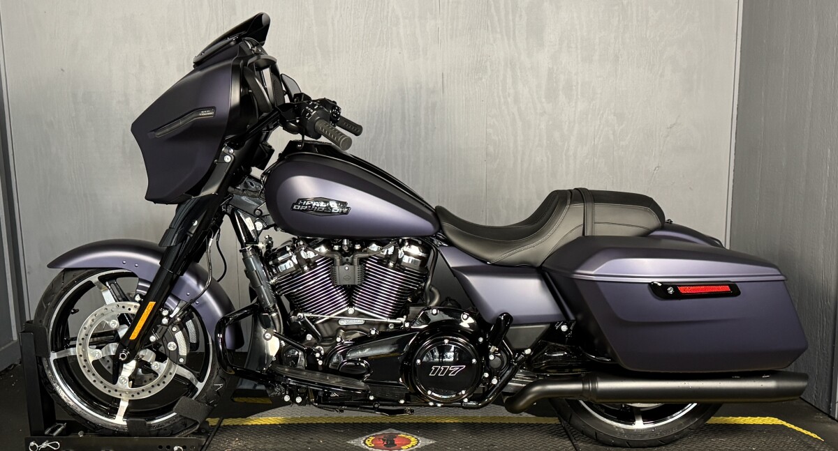 2025 Harley-Davidson Street Glide FLHX PRPL ABYSS DNM - Photo 3