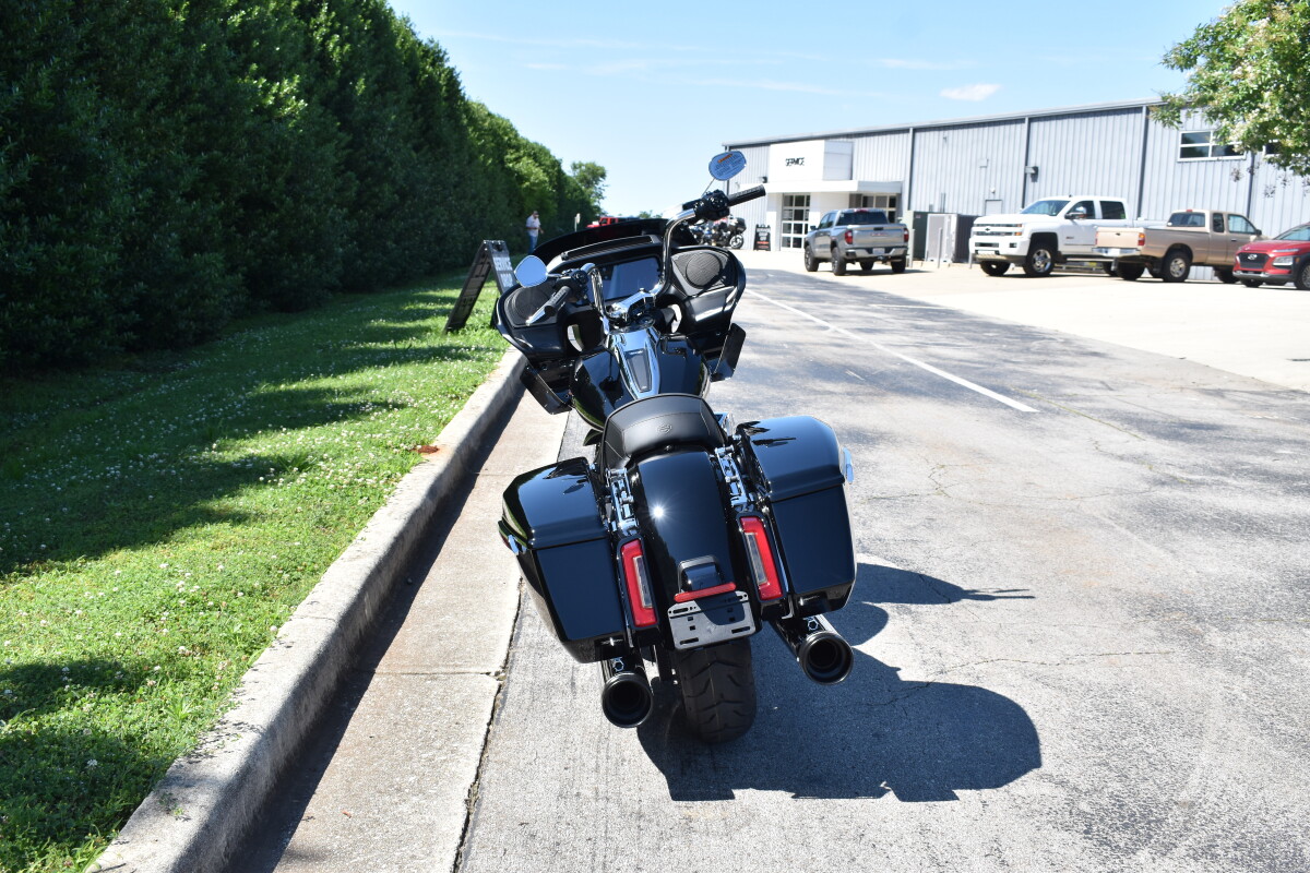 2025 Harley-Davidson Road Glide – Performance Touring Motorcycle - Photo 8