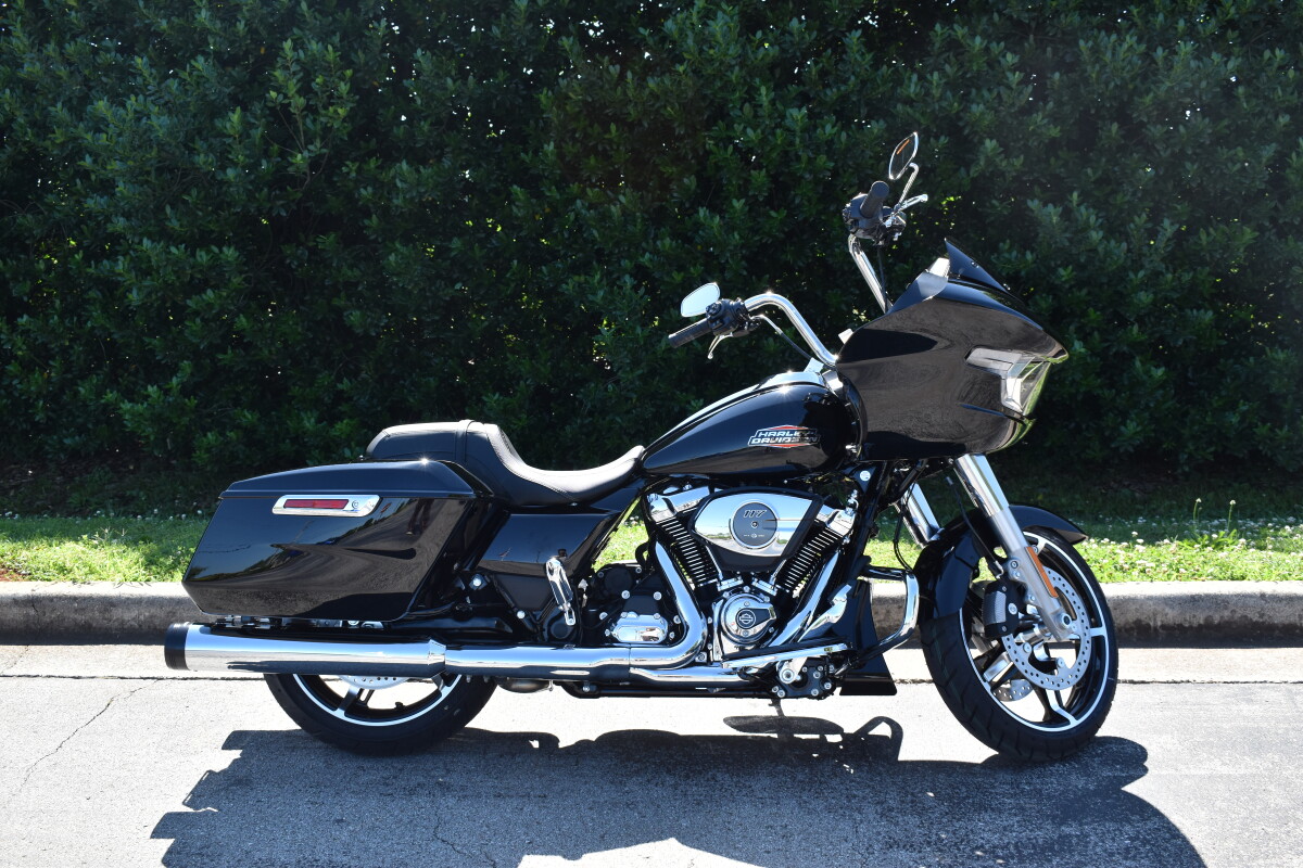 2025 Harley-Davidson Road Glide – Performance Touring Motorcycle