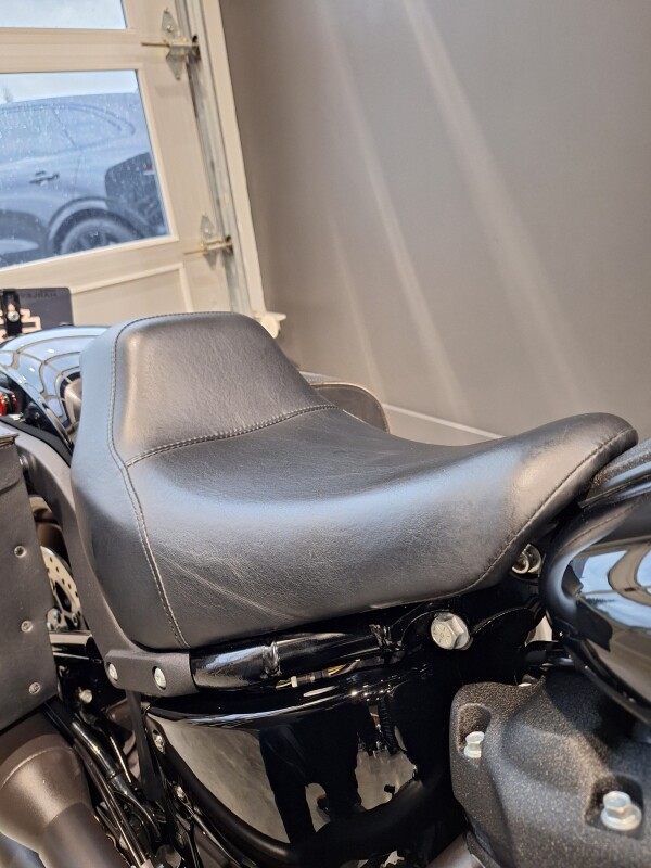 2021 Harley-Davidson Low Rider S Vivid Black - Photo 7