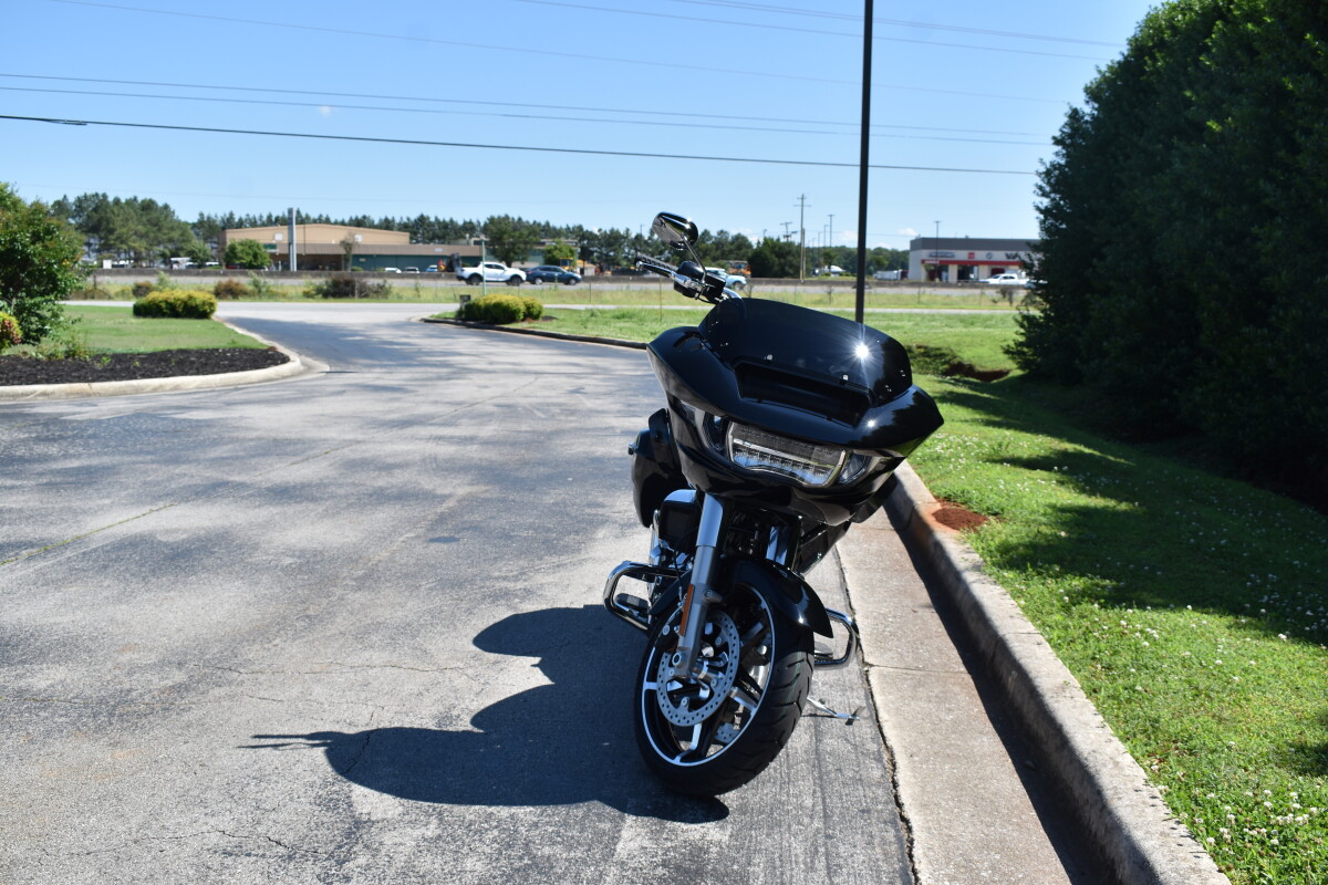 2025 Harley-Davidson Road Glide – Performance Touring Motorcycle - Photo 4