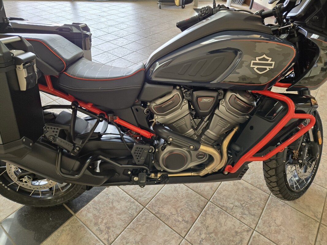 2025 Harley-Davidson CVO Pan America Carbon Blue - Photo 2