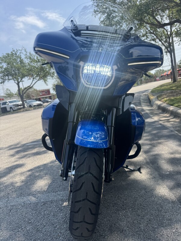 2025 Harley-Davidson Street Glide Ultra - Photo 10