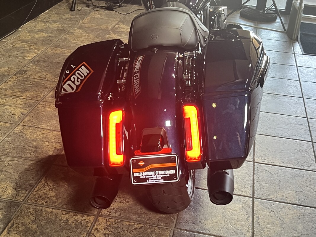 2025 Harley-Davidson Street Glide Mystic Shift - Black Finish - Photo 8