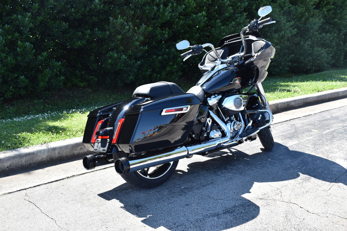 2025 Harley-Davidson Road Glide – Performance Touring Motorcycle - Photo 9