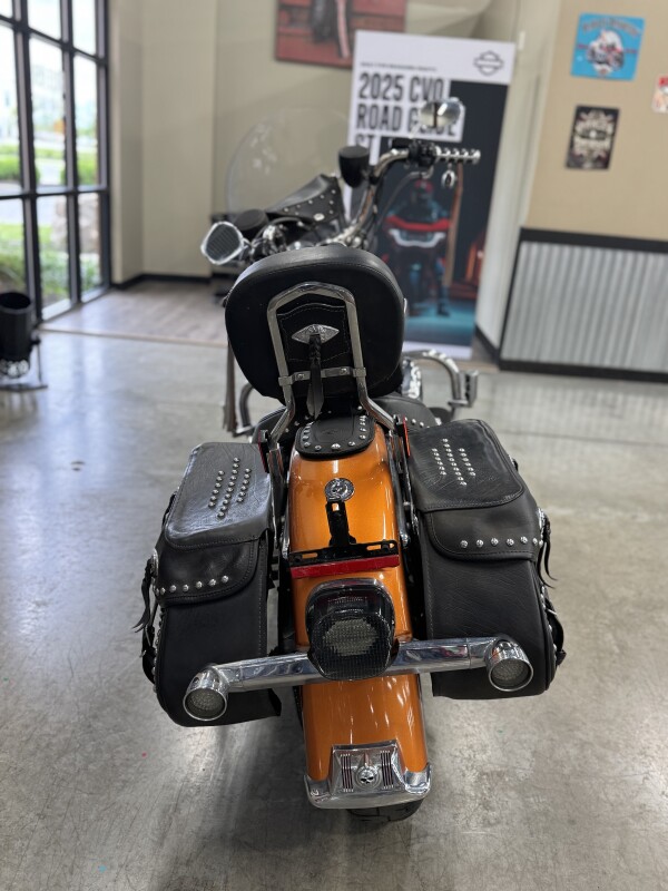 2015 Harley-Davidson® Heritage Softail® Classic FLSTC, photo 7