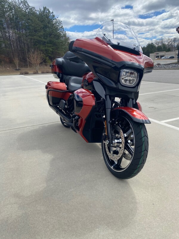 2025 Harley-Davidson Street Glide Ultra Whiskey Fire / Vivid Black - Black Finish - Photo 4