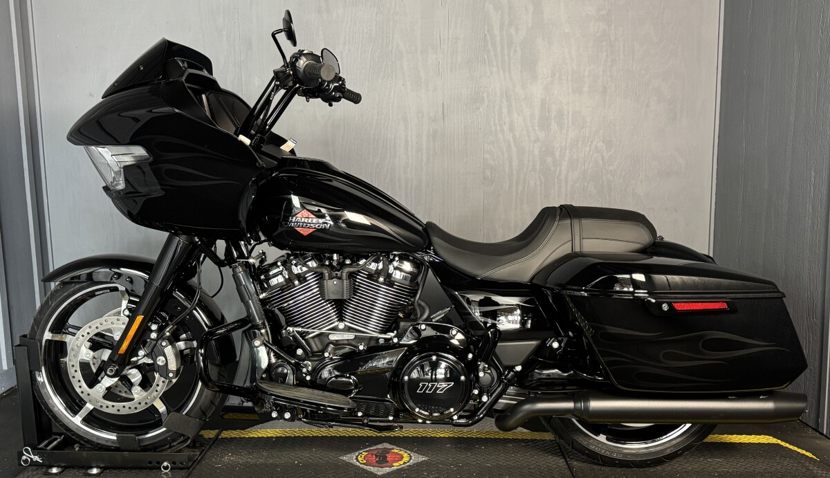 2025 Harley-Davidson Road Glide FLTRX MDNGHT FIRESTORM - Photo 3