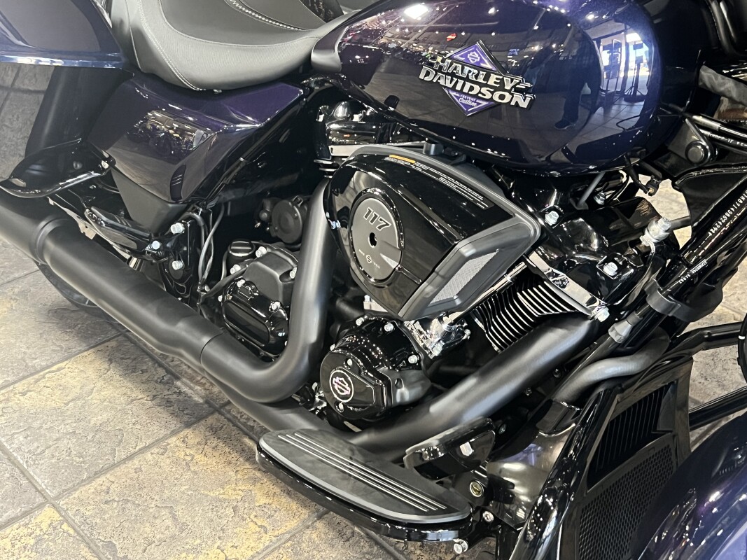 2025 Harley-Davidson Street Glide Mystic Shift - Black Finish - Photo 5