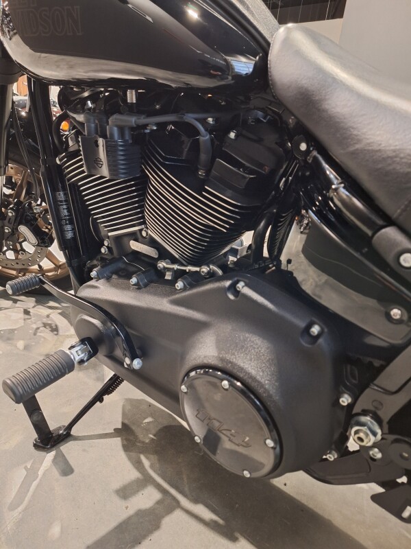2021 Harley-Davidson Low Rider S Vivid Black - Photo 6