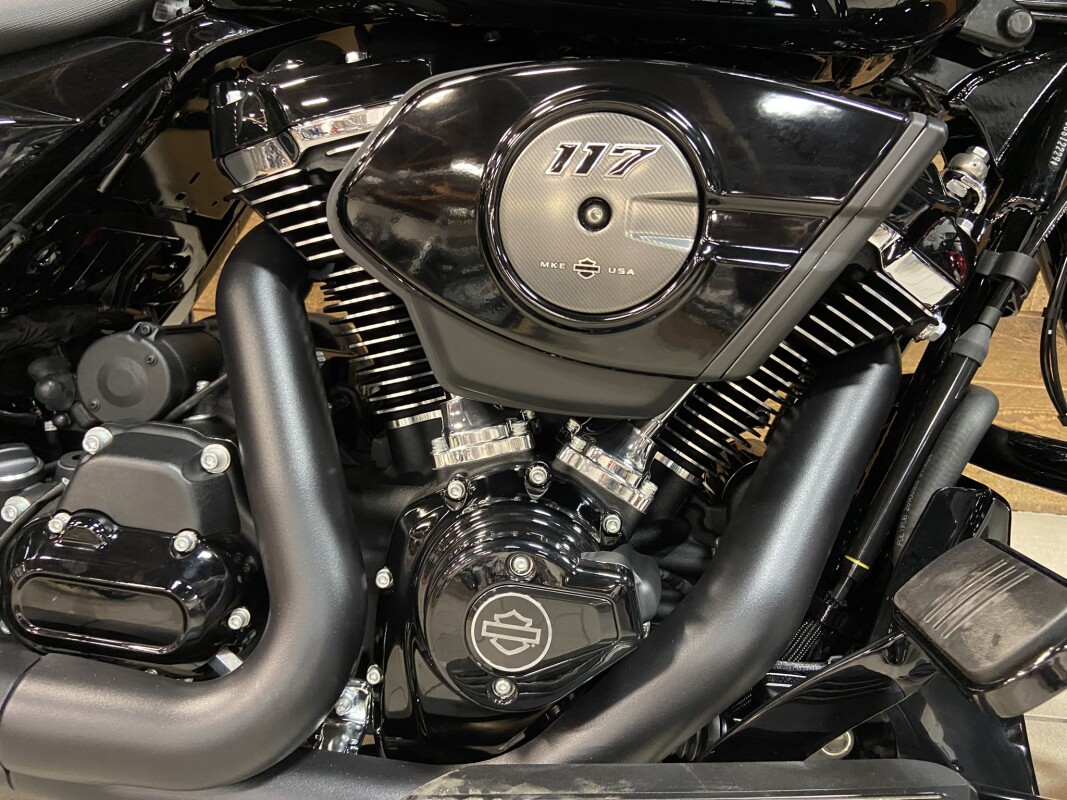 2025 Harley-Davidson Street Glide Vivid Black - Black Finish FLHX - Photo 3