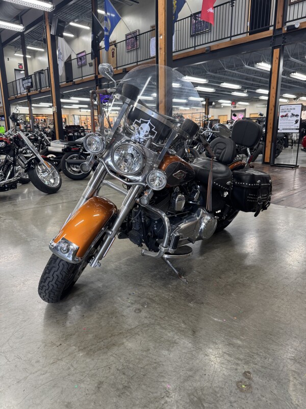 2015 Harley-Davidson® Heritage Softail® Classic FLSTC, photo 10
