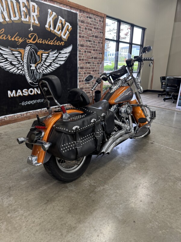2015 Harley-Davidson® Heritage Softail® Classic FLSTC, photo 6