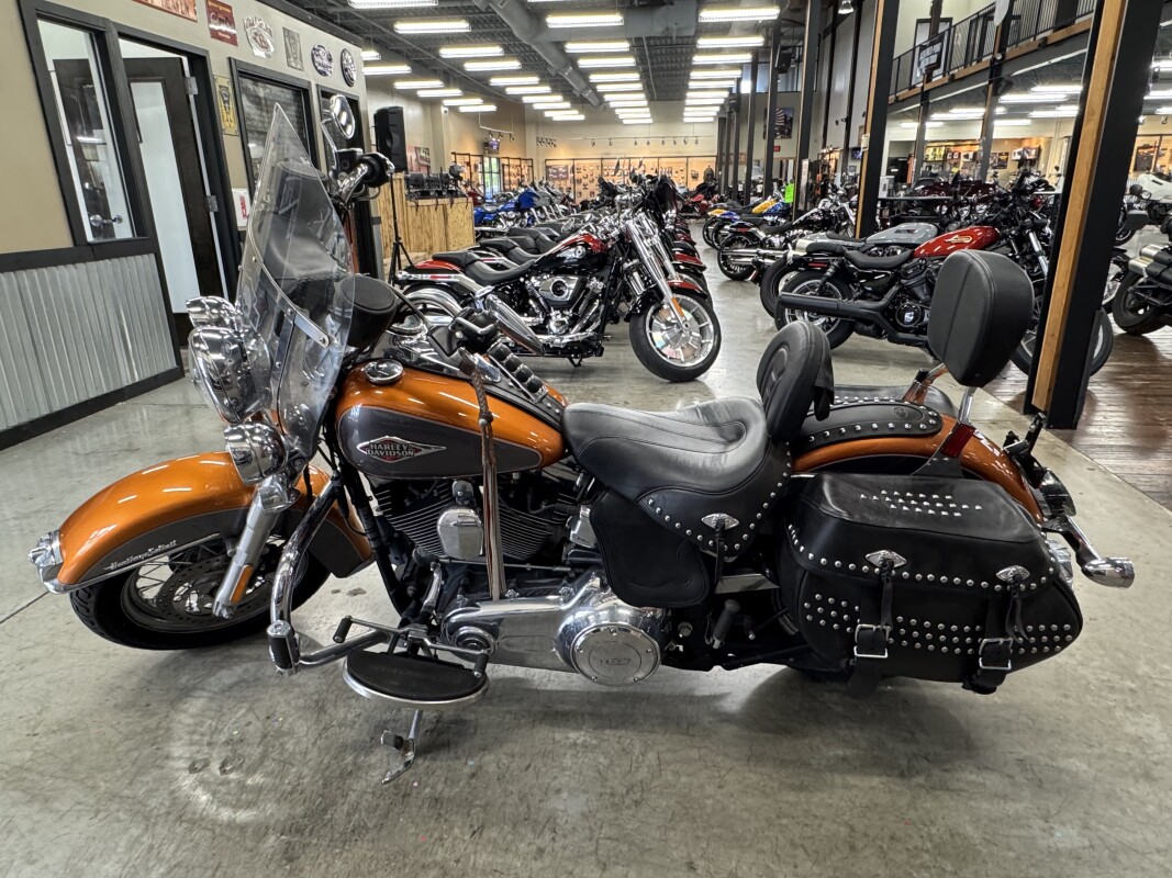 2015 Harley-Davidson® Heritage Softail® Classic FLSTC, photo 9