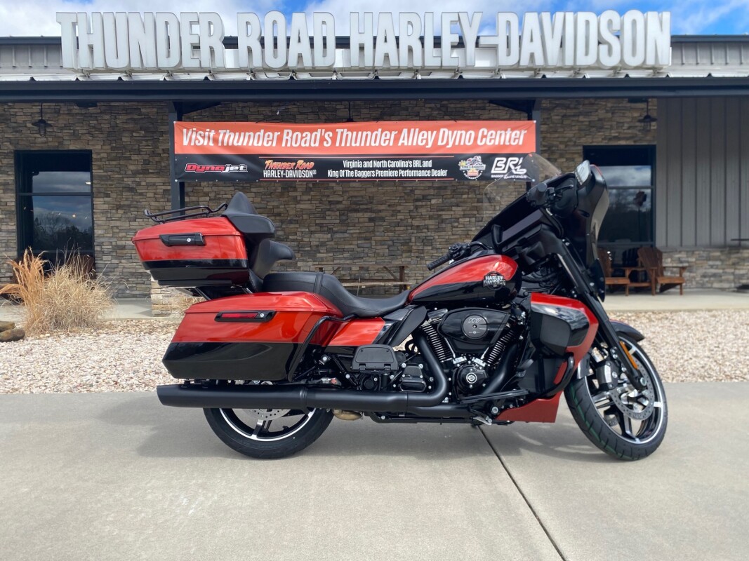 2025 Harley-Davidson Street Glide Ultra Whiskey Fire / Vivid Black - Black Finish - Photo 5
