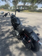 2025 Harley-Davidson<sup>®</sup> Street Bob® thumb 1