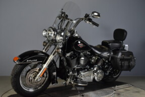 2014 Harley-Davidson® Heritage Softail® Classic FLSTC thumb 0