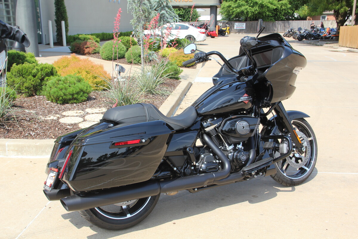 2025 Harley-Davidson Road Glide - Photo 5