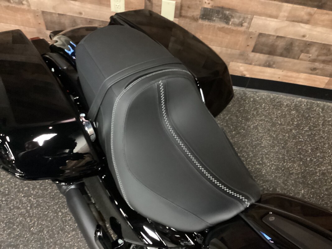 2025 Harley-Davidson Road Glide Vivid Black - Black Finish FLTRX - Photo 5
