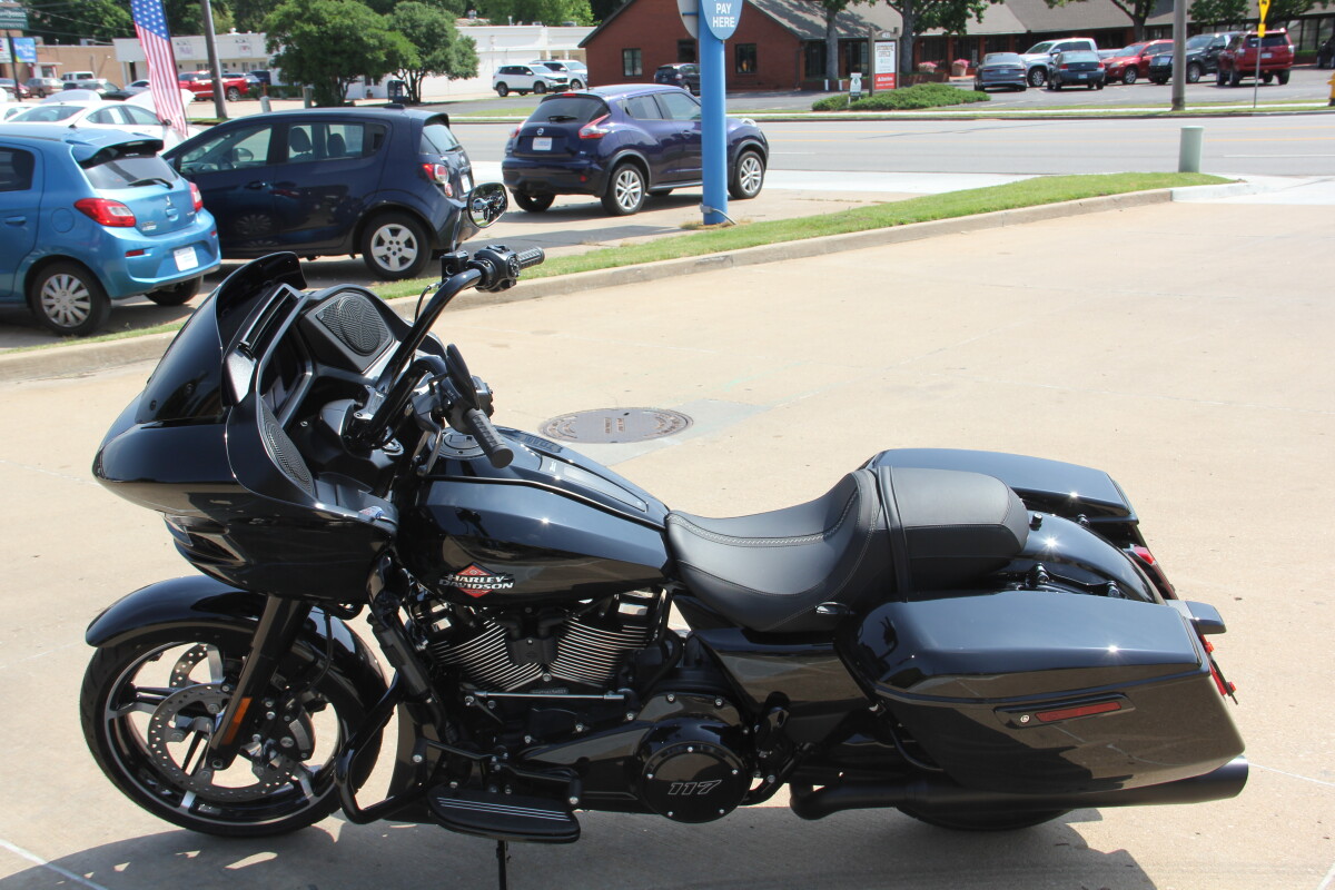2025 Harley-Davidson Road Glide - Photo 3
