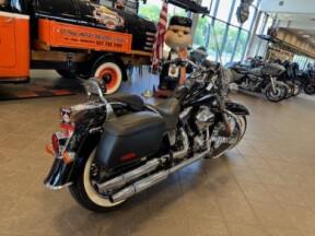 2017 Harley Davidson Softail Deluxe FLSTN thumb 3
