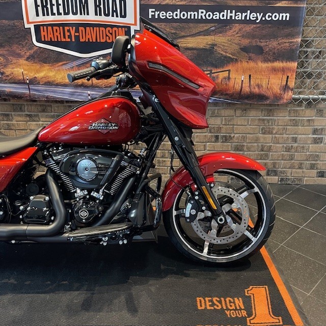 2025 Street Glide (FLHX) - Photo 6
