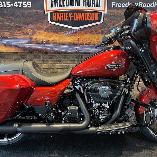2025 Street Glide (FLHX) - Photo 7