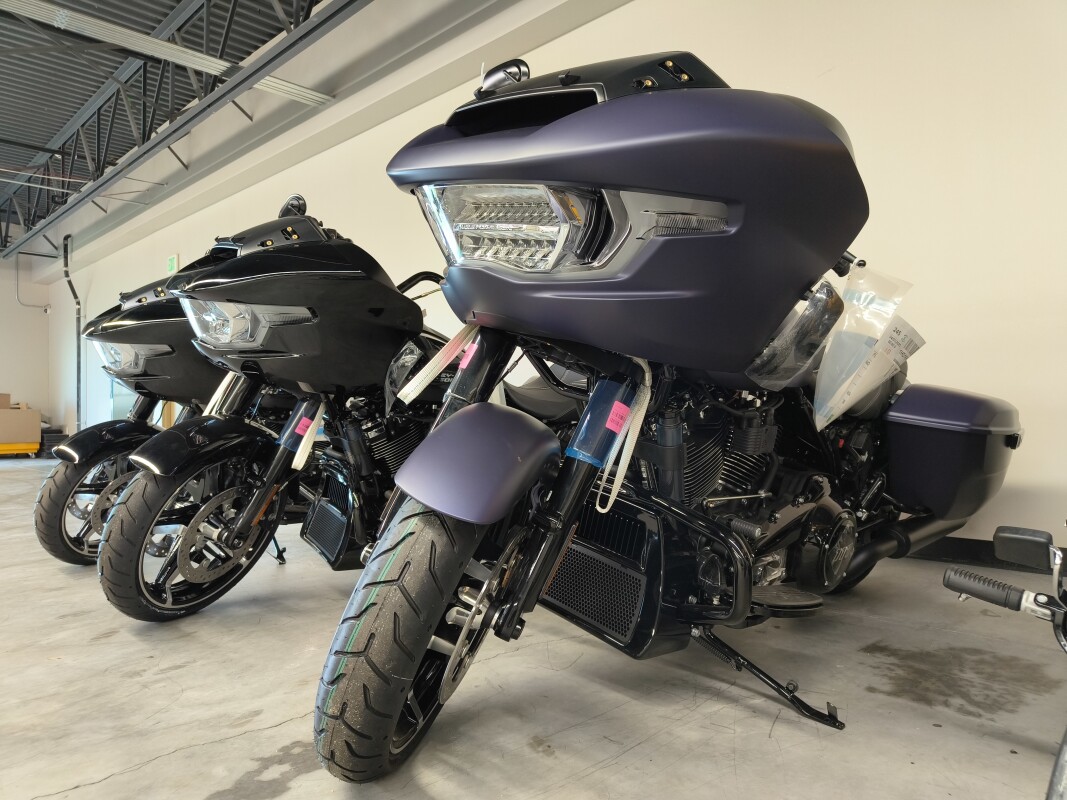 2025 Harley-Davidson Road Glide Purple Abyss Denim - Black Finish - Photo 2