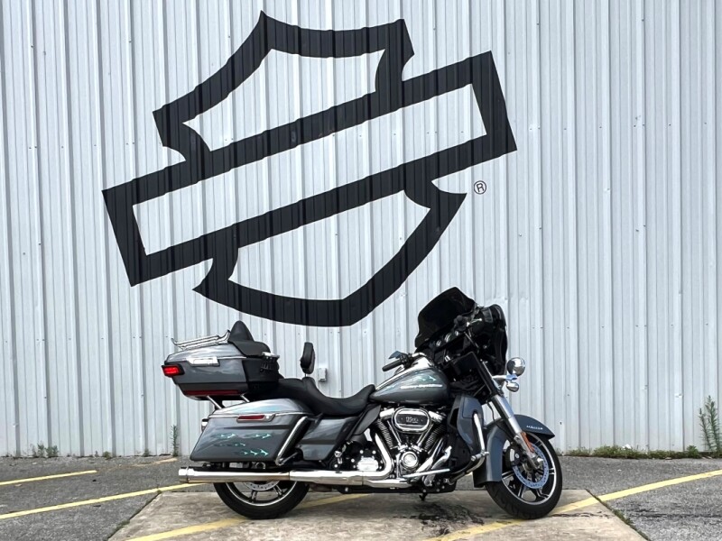 2022 Harley-Davidson® Ultra Limited Gauntlet Gray Metallic