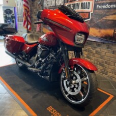 2025 Street Glide® (FLHX) thumb 3