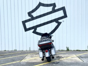 2022 Harley-Davidson® Ultra Limited Gauntlet Gray Metallic thumb 1