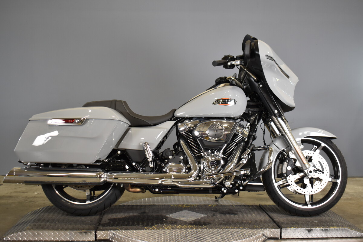 2024 Harley-Davidson Street Glide FLHX