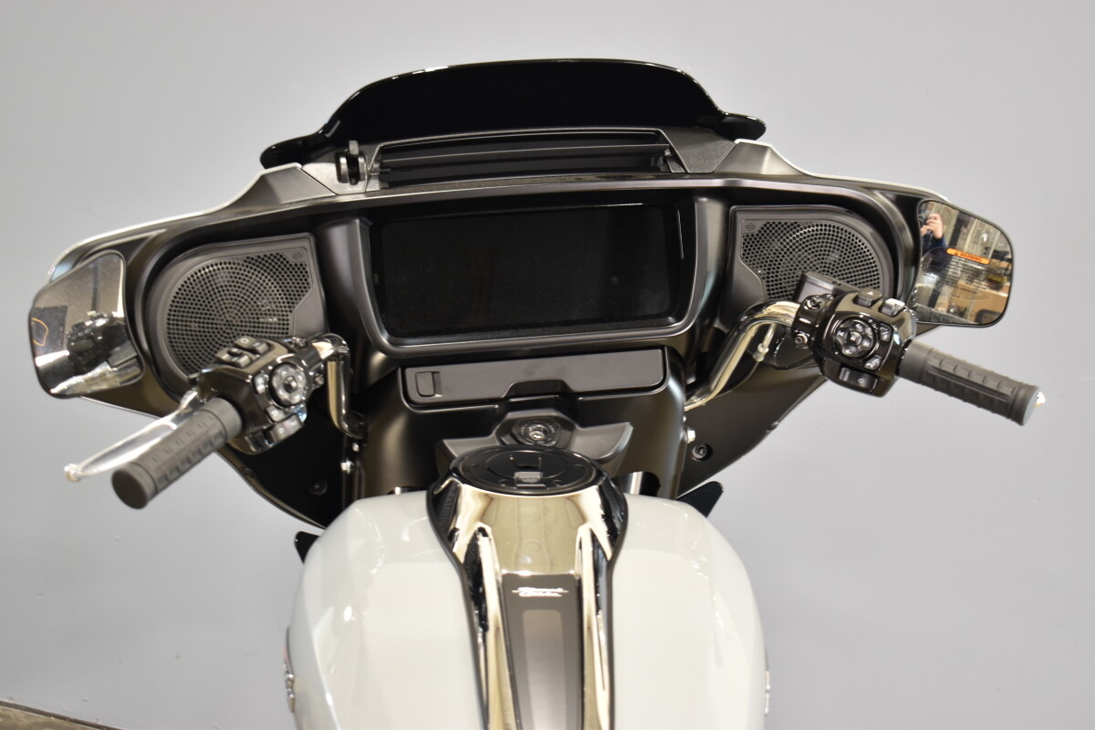 2024 Harley-Davidson Street Glide FLHX - Photo 8