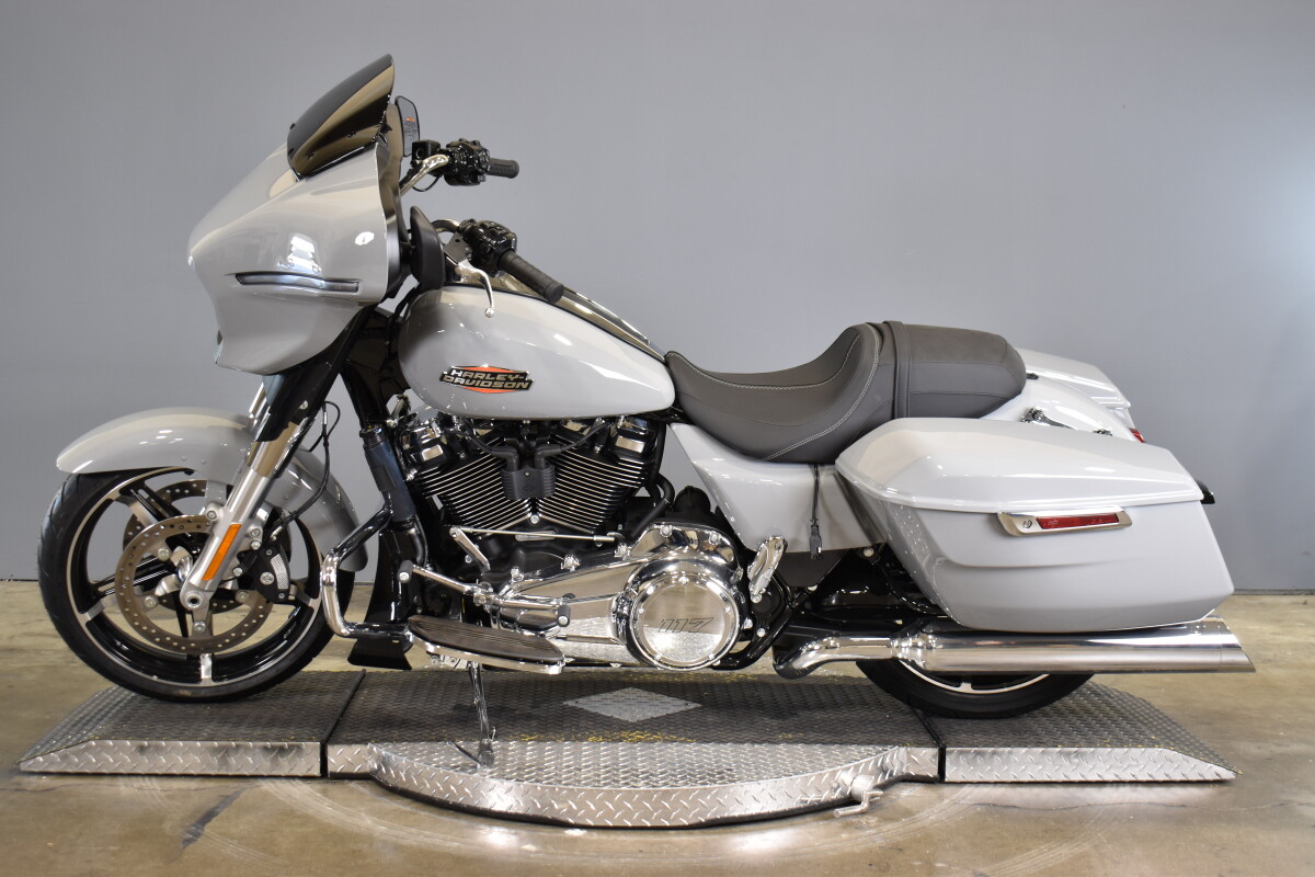 2024 Harley-Davidson Street Glide FLHX - Photo 5